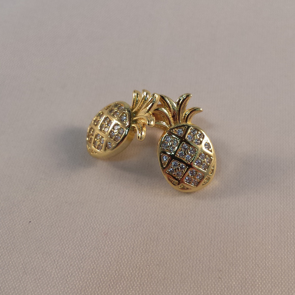 18K Yellow Gold Filled Pineapple Diamond Zircon Stud Earrings Gorgeous Gift - Picture 2 of 3